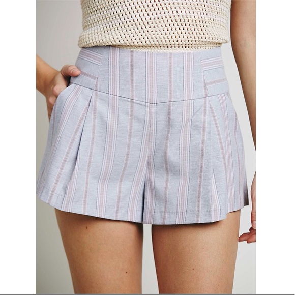 Free People // Austin Pleated Striped Shorts🌛 - Picture 3 of 7